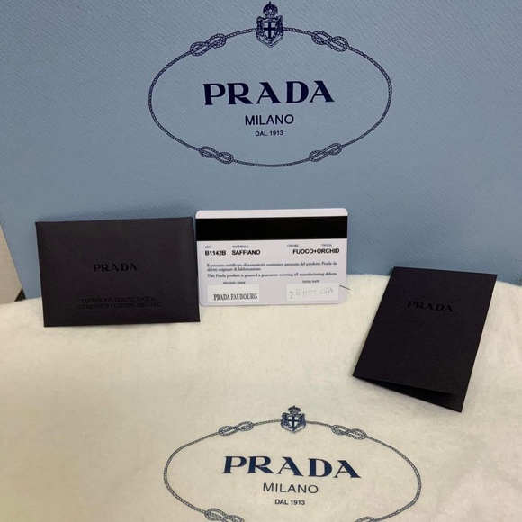 RARE✨ PRADA Saffiano Lux Double Zip Tote - Mini - Picture 4 of 12